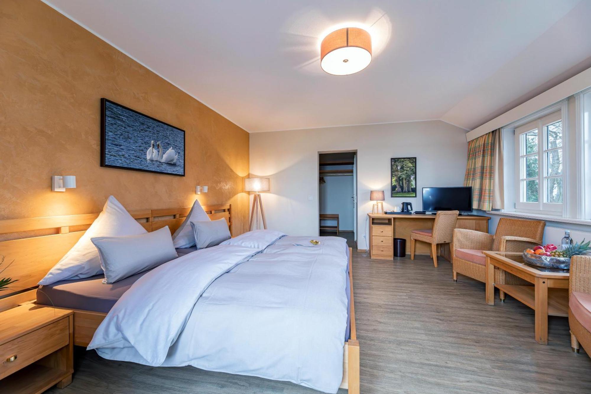 Seehotel Zarrentin Zarrentin am Schaalsee Exterior photo
