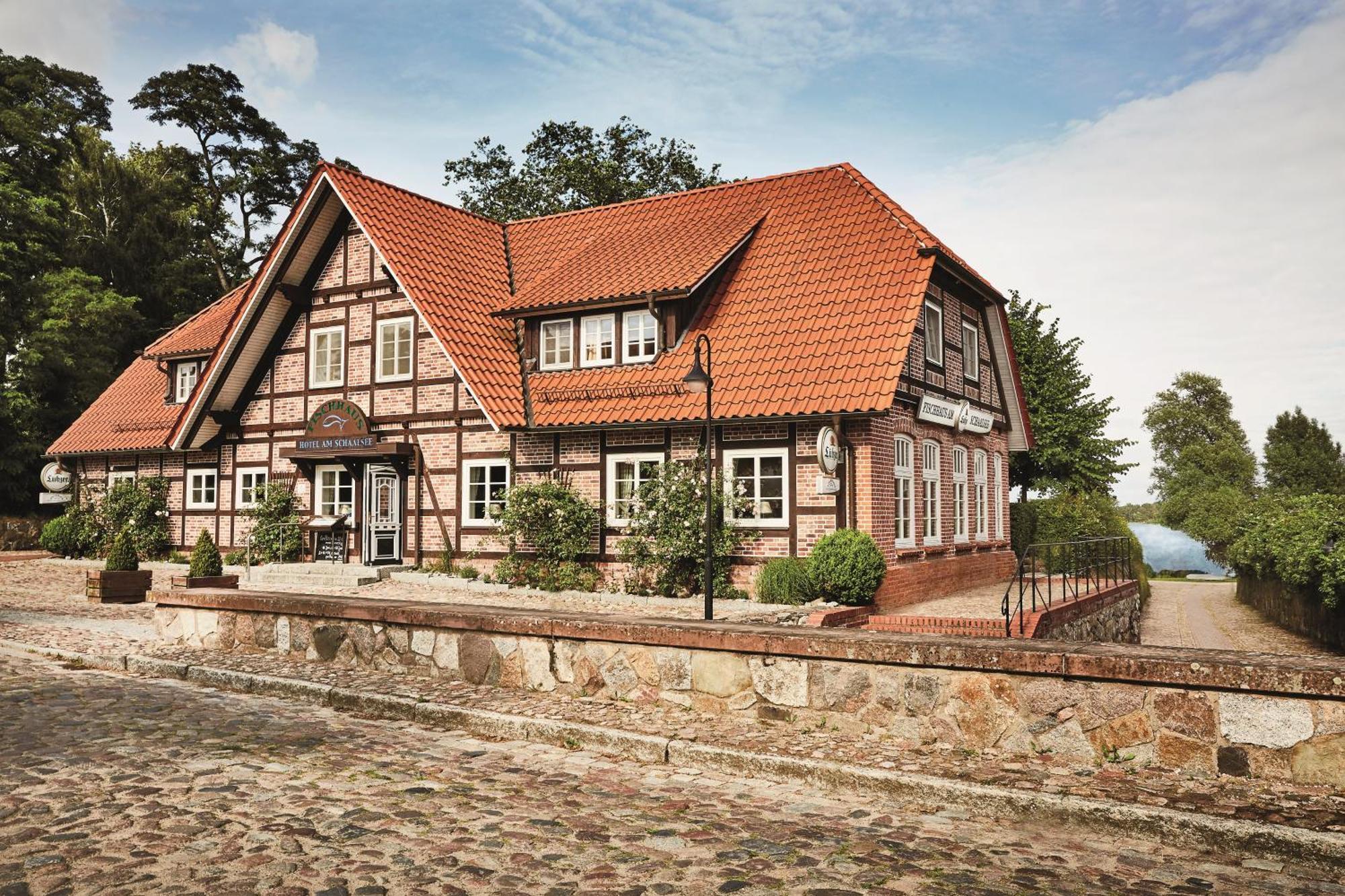 Seehotel Zarrentin Zarrentin am Schaalsee Exterior photo